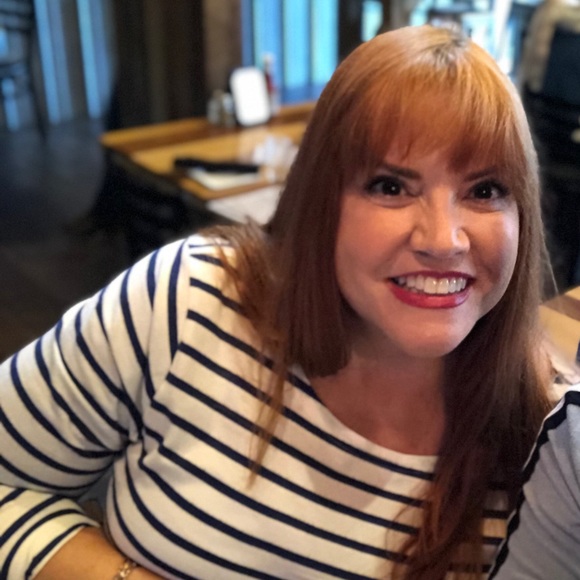 Meet your Posher, Monique - Picture 2 of 11